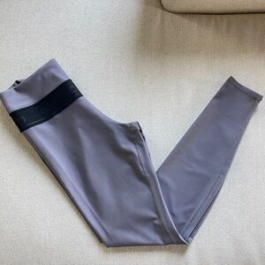 ALO High-Waisted Leggings - Purple Dusk